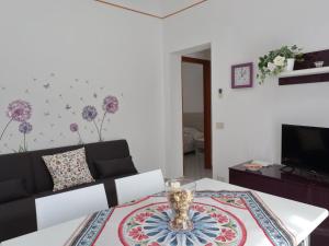 Apartment Innenhof-Terrasse by Interhome