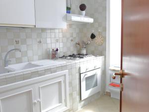 Apartment Innenhof-Terrasse by Interhome