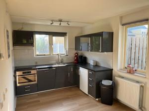 Holiday Home Familienfreundliches Ferienhaus in Zeeland by Interhome