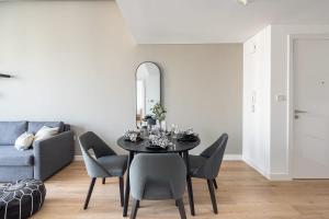 Frank Porter - Bay Central Tower 1