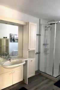 Holiday Home Haus DE BLAUWE REIGER by Interhome