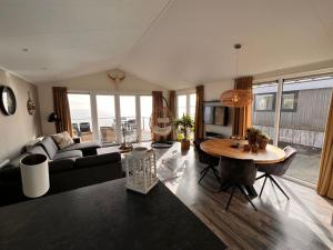 Holiday Home Exklusive Ferienhäuser Markermeer by Interhome