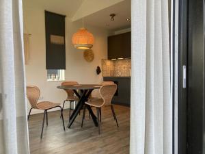 Holiday Home Chalet Ufergrundstück mit eigenem Angelplatz by Interhome