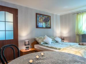 Apartment Wohnung mit Terrasse- Garten und Grill by Interhome