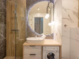 Apartment in den Sun Towers am Meer by Interhome