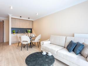 Apartment in den Sun Towers am Meer by Interhome