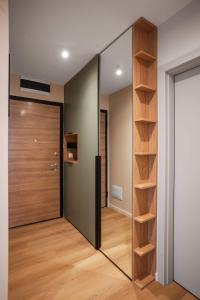 Spacious 2BR Apartment - Modern Design