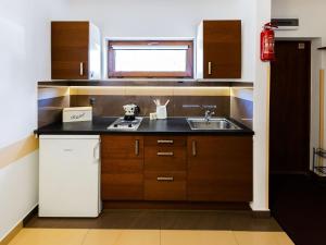 Holiday Home Ganzjährig bewohnbares Ferienhaus direkt am Strand von Dźwirzyno by Interhome