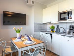 Apartment Ferienappartement Blue Rose direkt am Park by Interhome
