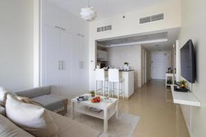 Frank Porter - Concorde Tower