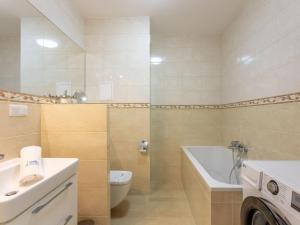 Apartment Helle Ferienwohnung Bianco 49 by Interhome