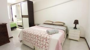 Real Apartments 391 - Beach front Copacabana for families and Groups