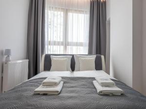 Apartment Geräumiges und luxuriöses Appartement Tower 12 by Interhome