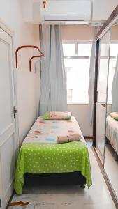 Real Apartments 391 - Beach front Copacabana for families and Groups