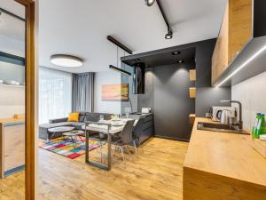Apartment Altstadt-Wohnung Chmielna Park by Interhome