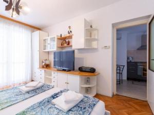 Apartment Wohnung in Lucija mit Garten by Interhome