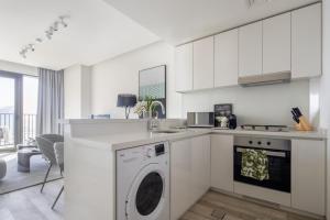 Frank Porter - Ahad Residences