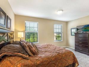 Holiday Home Wunderschönes Ferienhaus in Loughman mit Pool in Südlage und Blick auf das Natu by Interhome