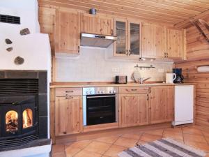 Holiday Home Charmantes modernes Blockhaus mit Kamin by Interhome
