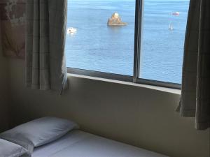 Apartment mit Blick auf das Wasser by Interhome