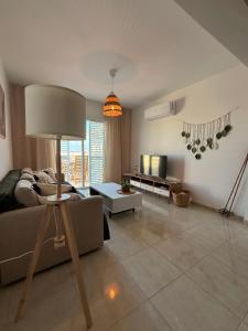 Too Coool 2 Bedroom Apartment Ellia
