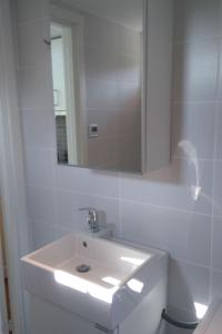 Holiday Home Holzhaus mit Terrasse- direkt an einer Bucht by Interhome