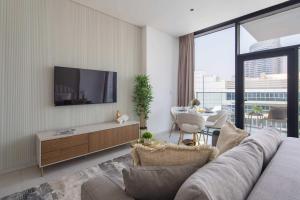 Frank Porter - Marquise Square Tower