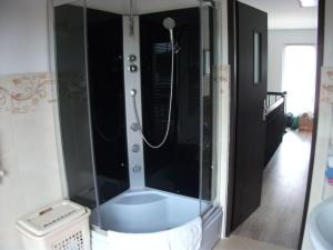 Holiday Home Freistehendes Ferienhaus Orange für 10 Personen by Interhome