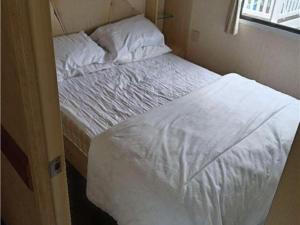 Happy days towyn 6 berth