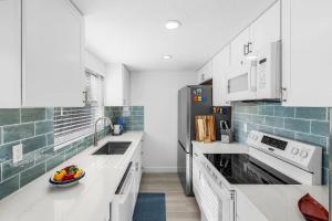 Sun, Sand, and Relaxation! - Aloha Kai #43 - Roelens