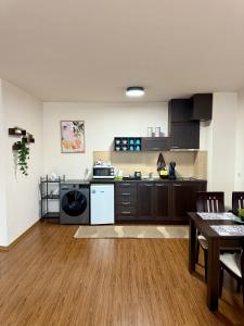 Ginos place Home2Host