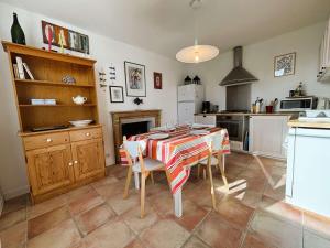 Maison typique proche plage de Kerleven et golf, calme, jardin reposant, services de conciergerie - FR-1-481-165