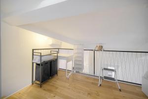 FRGK "24 AOUT 1 Mezzanine Bedroom Apartment Center Antibes AC WIFI HIGH SPEED "