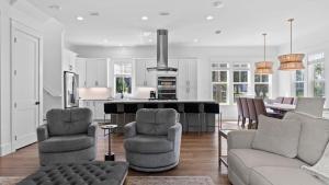 4BR Coastal Retreat w Pool Patio Games Lagniappe at Blue Mountain by AvantStay