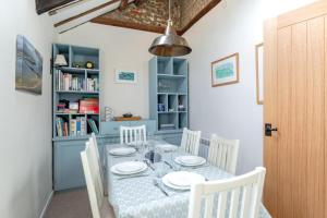 2 Bed in Weybourne oc-b16181