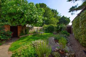 2 Bed in Weybourne oc-b16181