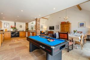 4 Bed in Cawton oc-t32408