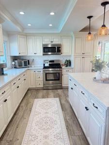 Peace of Paradise - Heated Pool, Spa & Fireplace