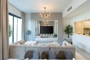 Nasma Luxury Stays - Opulent family escape in coastal community