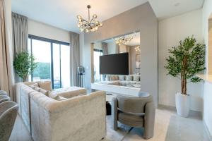 Nasma Luxury Stays - Opulent family escape in coastal community