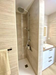 Dinard centre Appt, terrasse, parking, 200M plage