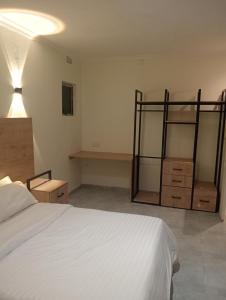1 Bedroom Cute & Cosy with Swimming Pool, Solar Backup & WiFi