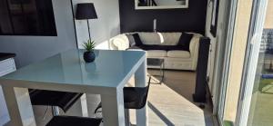 Superbe T2 mezzanie, 200m du village naturiste, clim, wifi, piscine