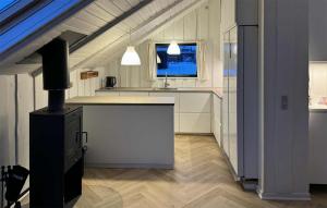 4 Bedroom Nice Home In Hejls