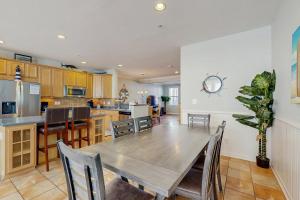 Sunset Island - 3 Canal Side Mews