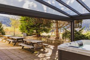 La Charbonnière, grand gîte haut-de-gamme avec jacuzzi et sauna