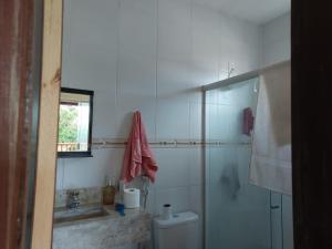 Casa espaçosa em Jauá com piscina, Wi-Fi e lazer completo