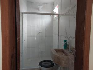 Casa espaçosa em Jauá com piscina, Wi-Fi e lazer completo