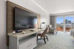 833 Aqualea Beachfront Resort Clearwater Beach