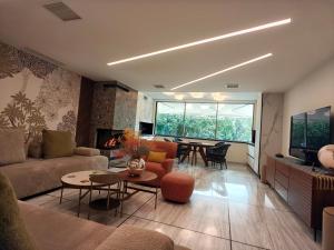 Sandys Superior Suite